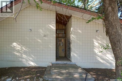 1211 Gordon Road, Moose Jaw, SK - Outdoor