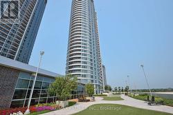 318 - 135 VILLAGE GREEN SQUARE  Toronto, ON M1S 0L1