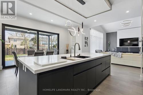 37 Wanita Road, Mississauga, ON - Indoor Photo Showing Kitchen