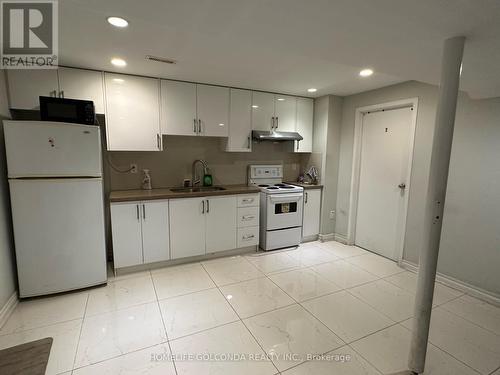 37 Halder Crescent, Markham, ON - Indoor Photo Showing Kitchen