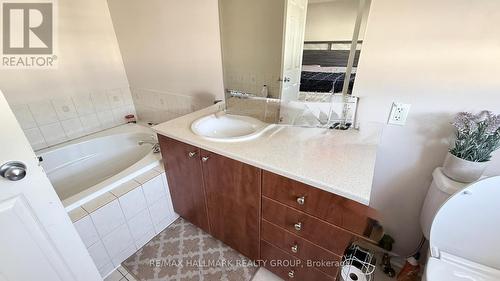 261 Monaco Place, Ottawa, ON - Indoor Photo Showing Bathroom