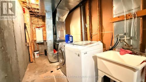 261 Monaco Place, Ottawa, ON - Indoor Photo Showing Laundry Room