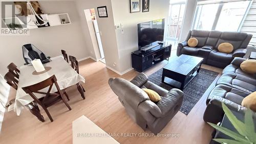 261 Monaco Place, Ottawa, ON - Indoor Photo Showing Living Room