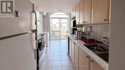 261 Monaco Place, Ottawa, ON - Indoor Photo Showing Kitchen