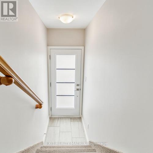 410 - 99 St Moritz Trail, Russell, ON - Indoor Photo Showing Other Room