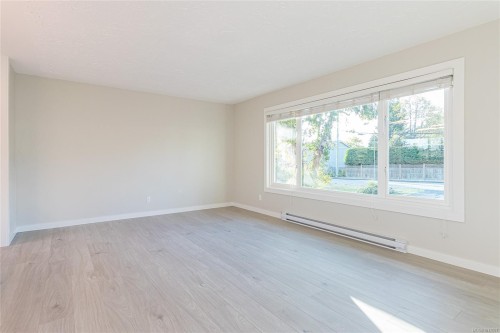 545 Rowan Ave, Parksville, BC 