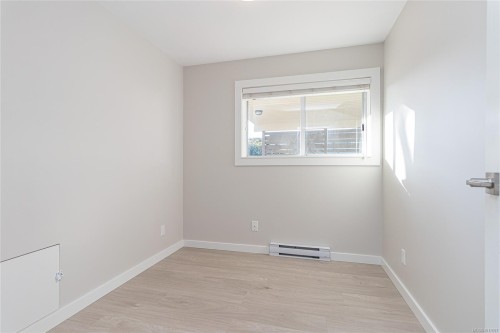 545 Rowan Ave, Parksville, BC 