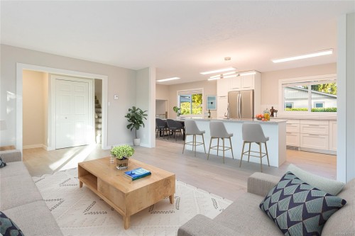 545 Rowan Ave, Parksville, BC 