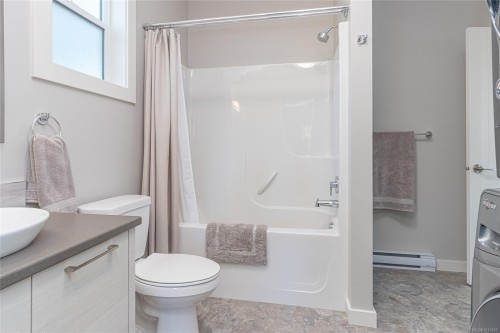 545 Rowan Ave, Parksville, BC 