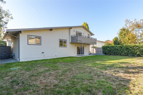 545 Rowan Ave, Parksville, BC 