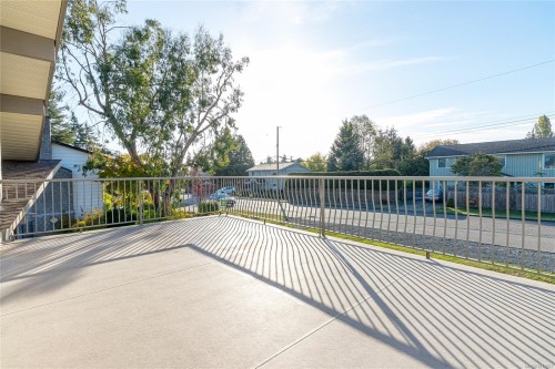 545 Rowan Ave, Parksville, BC 