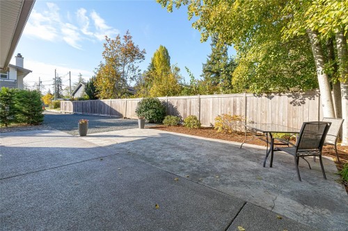 545 Rowan Ave, Parksville, BC 