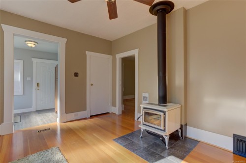 58 Pine St, Nanaimo, BC 