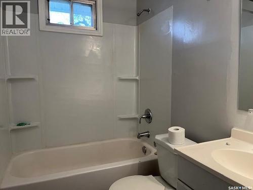 1609 Garnet Street, Regina, SK - Indoor Photo Showing Bathroom