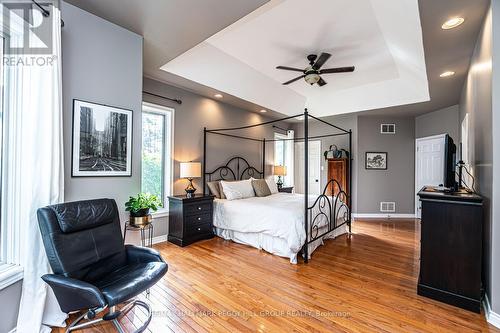 11 Bunker Place, Oro-Medonte, ON - Indoor Photo Showing Bedroom