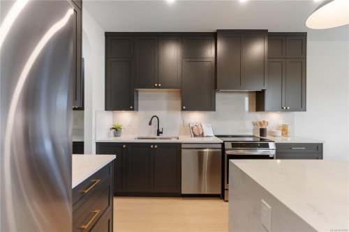 611 Madrona Pl, Langford, BC - Indoor Photo Showing Kitchen With Upgraded Kitchen