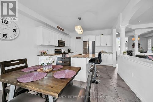 130 Chartwell Circle, Hamilton, ON - Indoor Photo Showing Dining Room