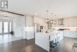 Gourmet Kitchen with Built in Breakfast Rea - 