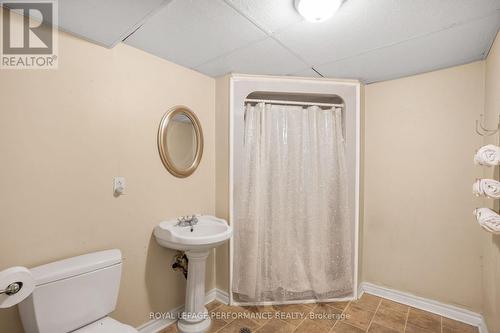 40 Lori Lane, North Dundas, ON - Indoor Photo Showing Bathroom