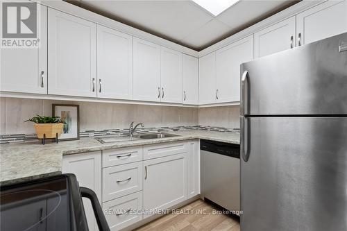 10 - 8646 Willoughby Drive, Niagara Falls, ON - Indoor Photo Showing Kitchen