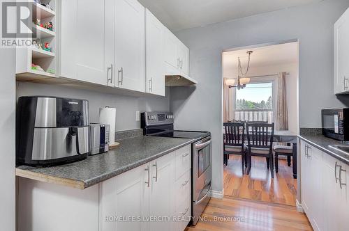 183 Deveron Crescent, London South, ON - Indoor Photo Showing Kitchen