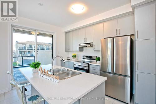 117 Mumbai Drive, Markham, ON - Indoor Photo Showing Kitchen With Stainless Steel Kitchen With Double Sink