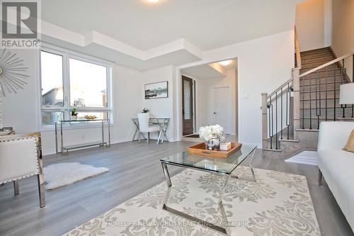 117 Mumbai Drive, Markham, ON - Indoor Photo Showing Living Room