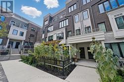 21 - 95 EASTWOOD PARK GARDENS  Toronto, ON M8W 0B9