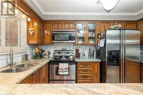 2545 Pollard Drive, Mississauga, ON - Indoor Photo Showing Kitchen With Double Sink