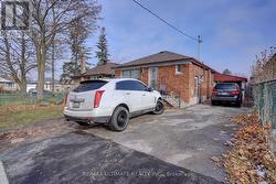 LOWER - 23 FALMOUTH AVENUE  Toronto, ON M1K 4M5