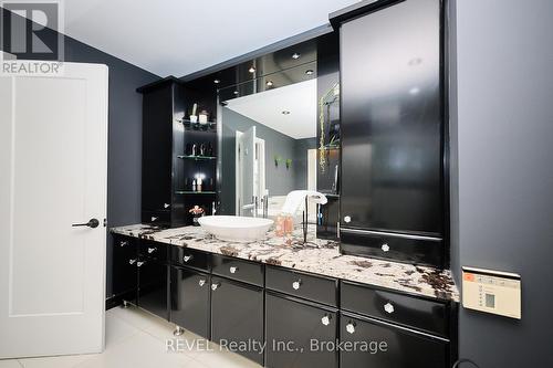 Primary Ensuite - 15 Fosh Court, St. Catharines (Rykert/Vansickle), ON - Indoor Photo Showing Bathroom
