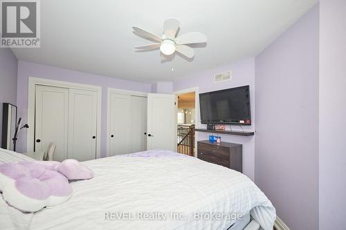 15 Fosh Court, St. Catharines (Rykert/Vansickle), ON - Indoor Photo Showing Bedroom