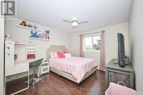 15 Fosh Court, St. Catharines (Rykert/Vansickle), ON - Indoor Photo Showing Bedroom