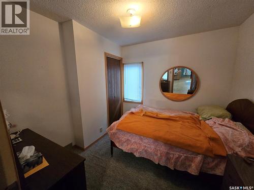 15 10Th Avenue Ne, Swift Current, SK - Indoor Photo Showing Bedroom
