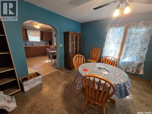 15 10Th Avenue Ne, Swift Current, SK - Indoor Photo Showing Dining Room