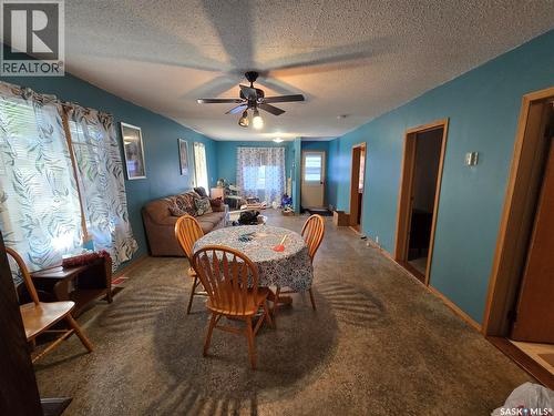 15 10Th Avenue Ne, Swift Current, SK - Indoor Photo Showing Dining Room