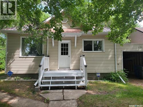 122 Wall Avenue, Kamsack, SK - Outdoor