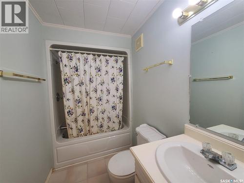 122 Wall Avenue, Kamsack, SK - Indoor Photo Showing Bathroom