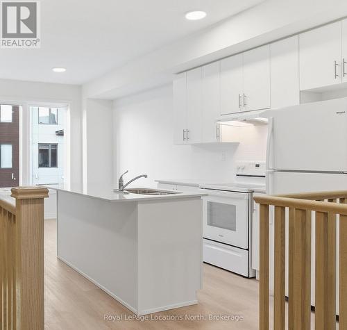 78 Winters Crescent, Collingwood, ON - Indoor Photo Showing Kitchen