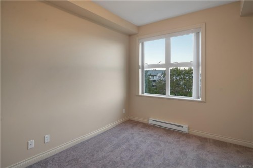 304-2676 Island Hwy South, Campbell River, BC - Indoor Photo Showing Other Room