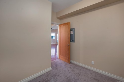 304-2676 Island Hwy South, Campbell River, BC - Indoor Photo Showing Other Room