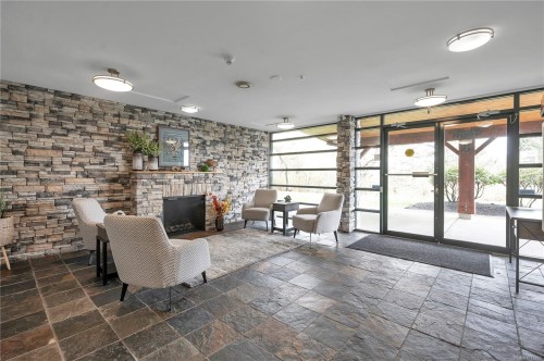 304-2676 Island Hwy South, Campbell River, BC - Indoor Photo Showing Other Room