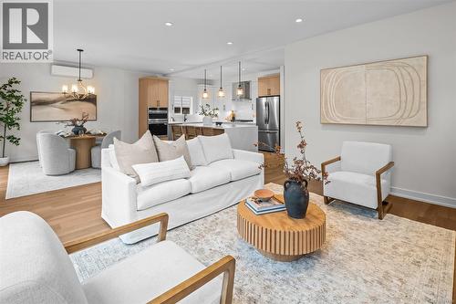 678 Madrona Pl, Langford, BC - Indoor Photo Showing Living Room
