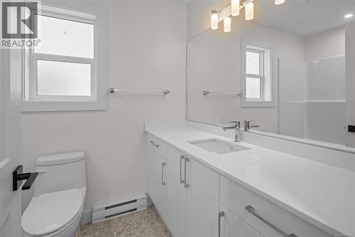 678 Madrona Pl, Langford, BC - Indoor Photo Showing Bathroom