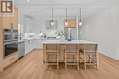 678 Madrona Pl, Langford, BC - Indoor Photo Showing Kitchen With Upgraded Kitchen