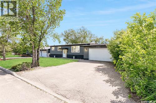 313 Yukon Avenue, Kerrobert, SK - Outdoor