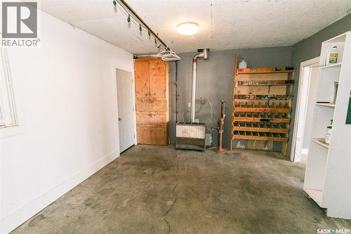 313 Yukon Avenue, Kerrobert, SK - Indoor Photo Showing Other Room