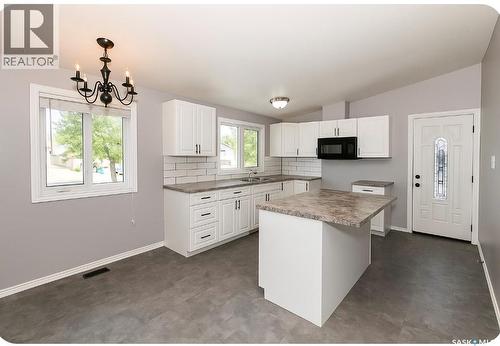 313 Yukon Avenue, Kerrobert, SK - Indoor Photo Showing Kitchen