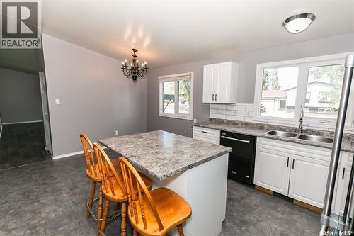 313 Yukon Avenue, Kerrobert, SK - Indoor Photo Showing Kitchen With Double Sink