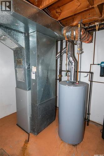 313 Yukon Avenue, Kerrobert, SK - Indoor Photo Showing Basement
